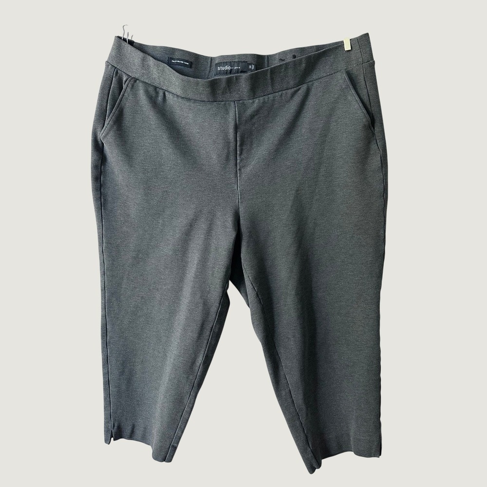 Studio by Torrid Pull-On Relaxed Taper Pants Grey Crepe Crop Size 3R 3X 24 26